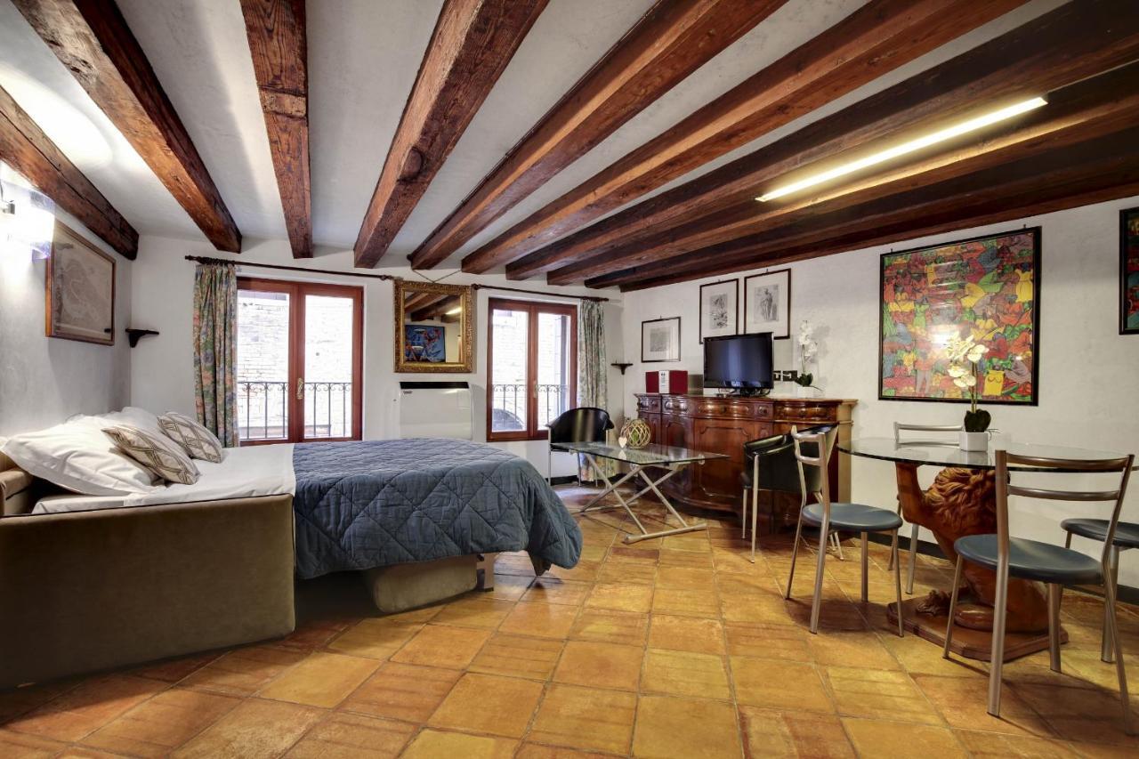 Canal View Suite In Rialto By Wonderful Italy Venedik Dış mekan fotoğraf
